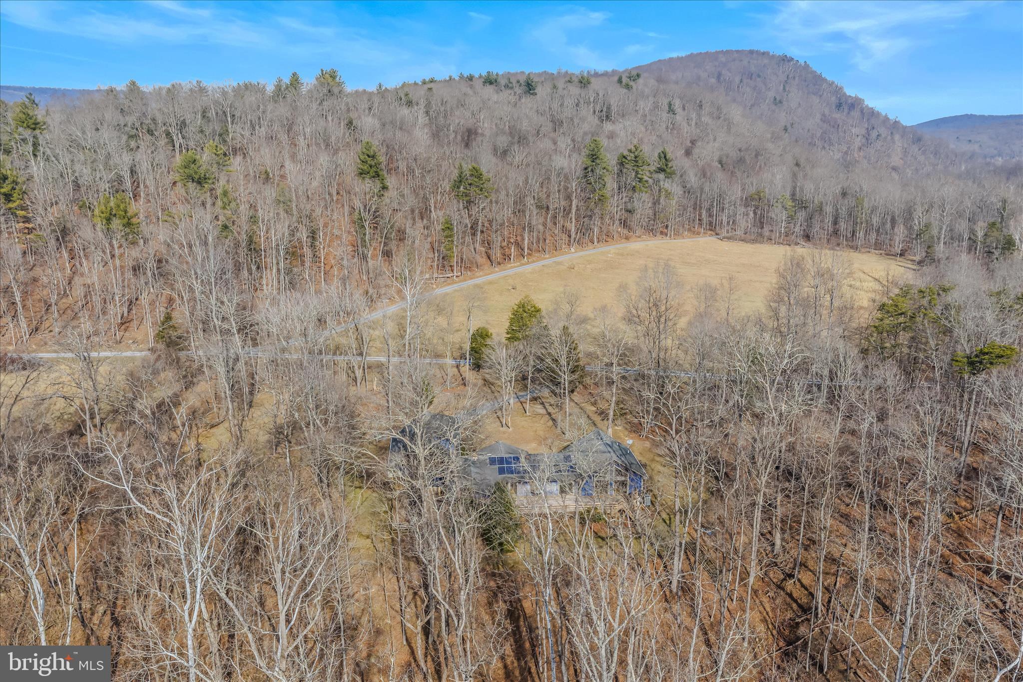 MOUNTAIN RIVER RETREAT - Residential