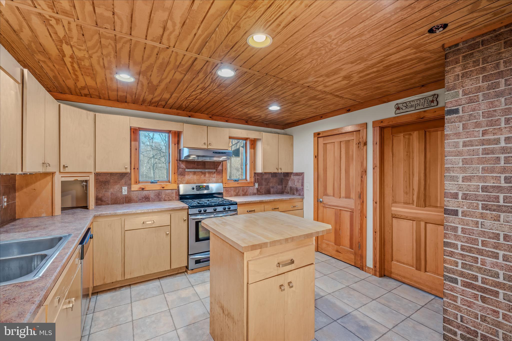 MOUNTAIN RIVER RETREAT - Residential