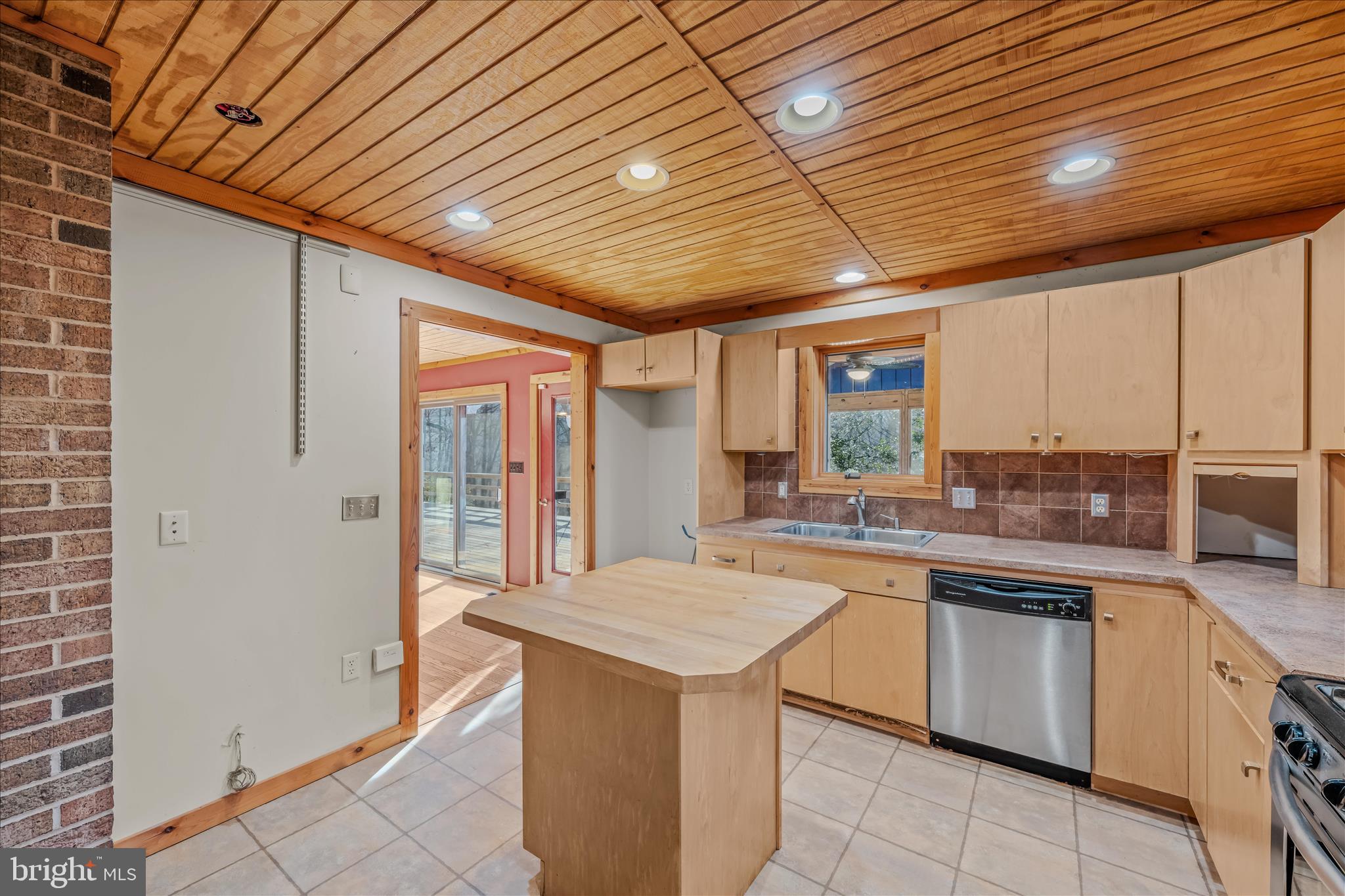 MOUNTAIN RIVER RETREAT - Residential