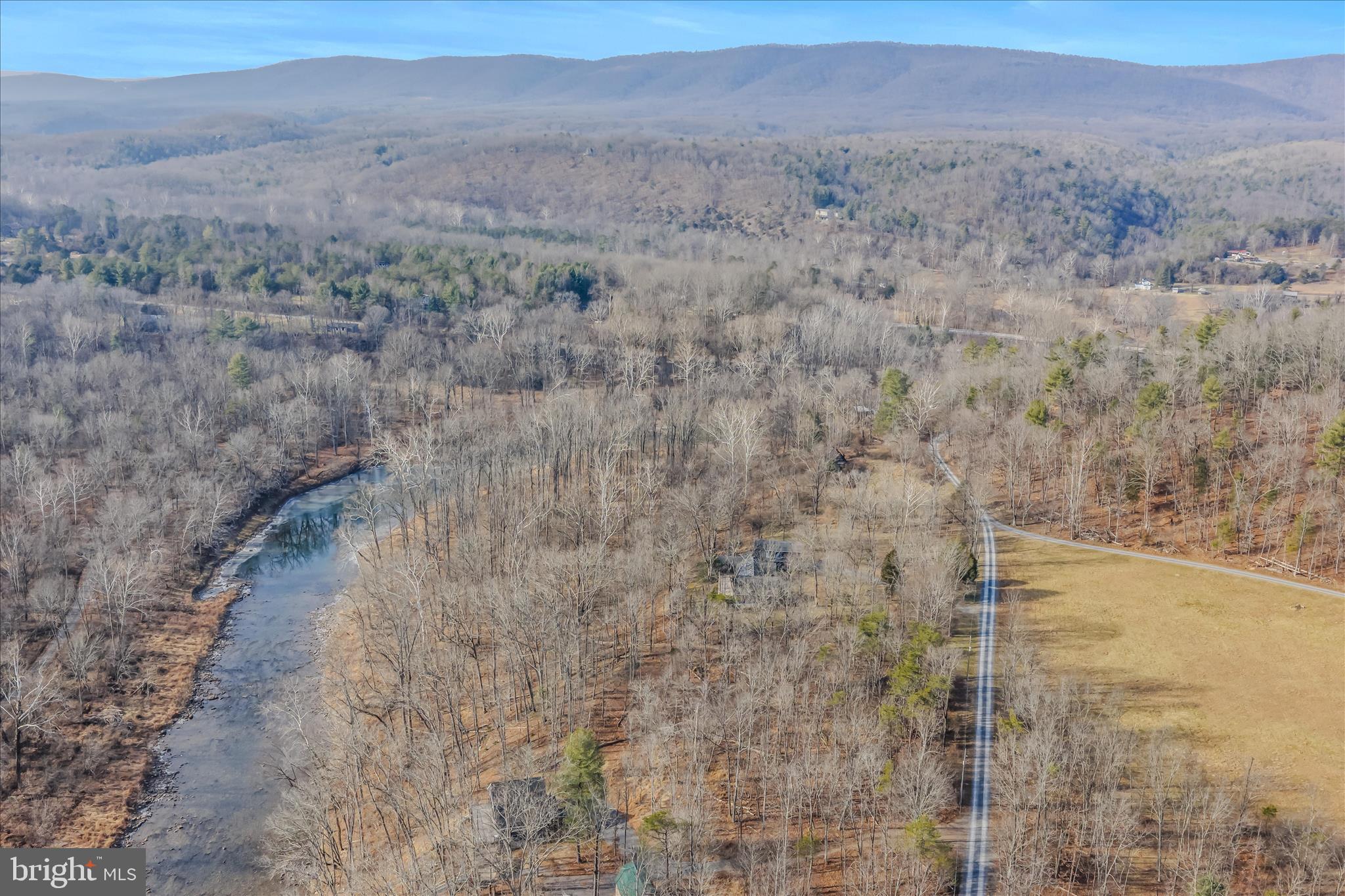 MOUNTAIN RIVER RETREAT - Residential