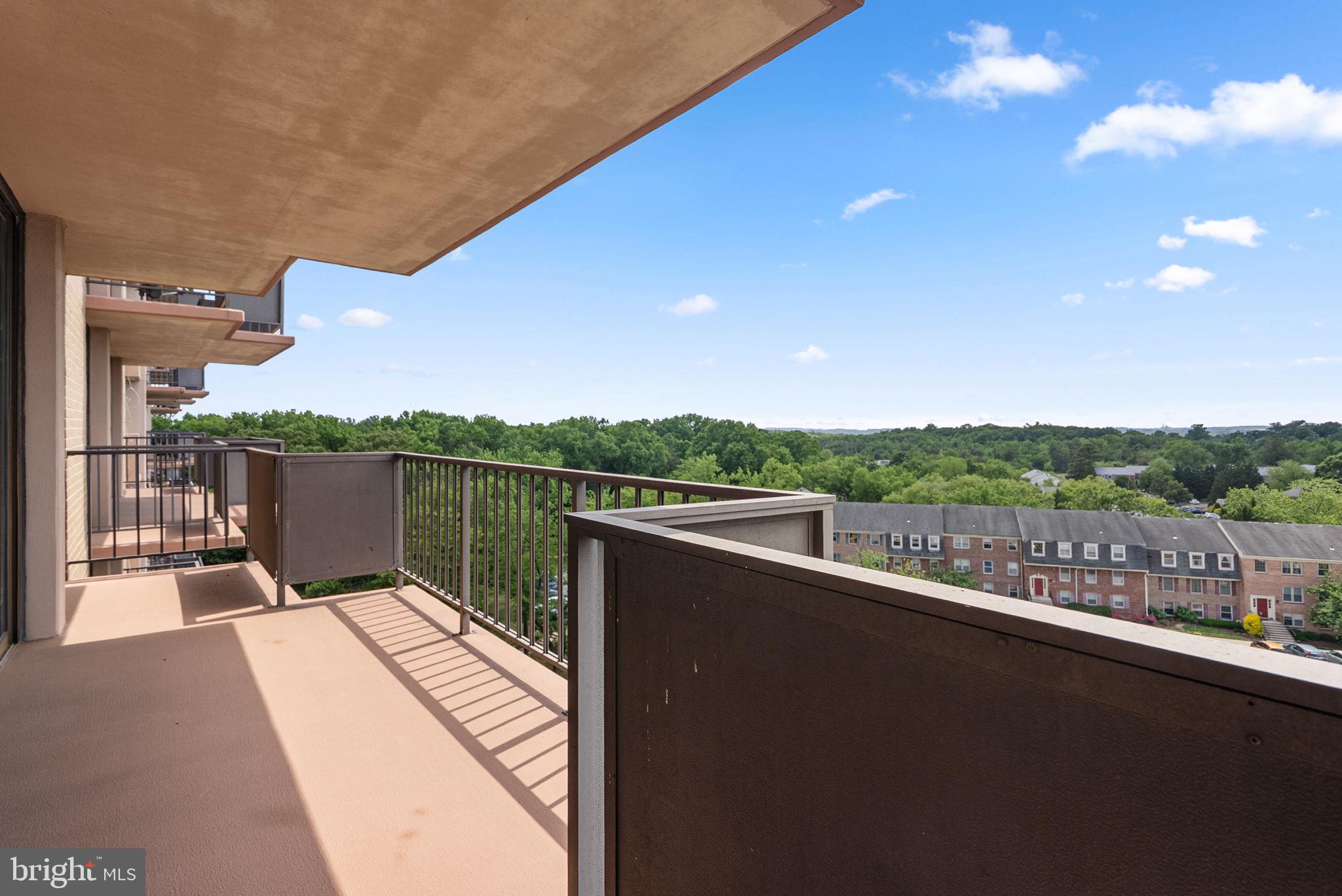 TOWERS IN WESTCHESTER PARK - Residential