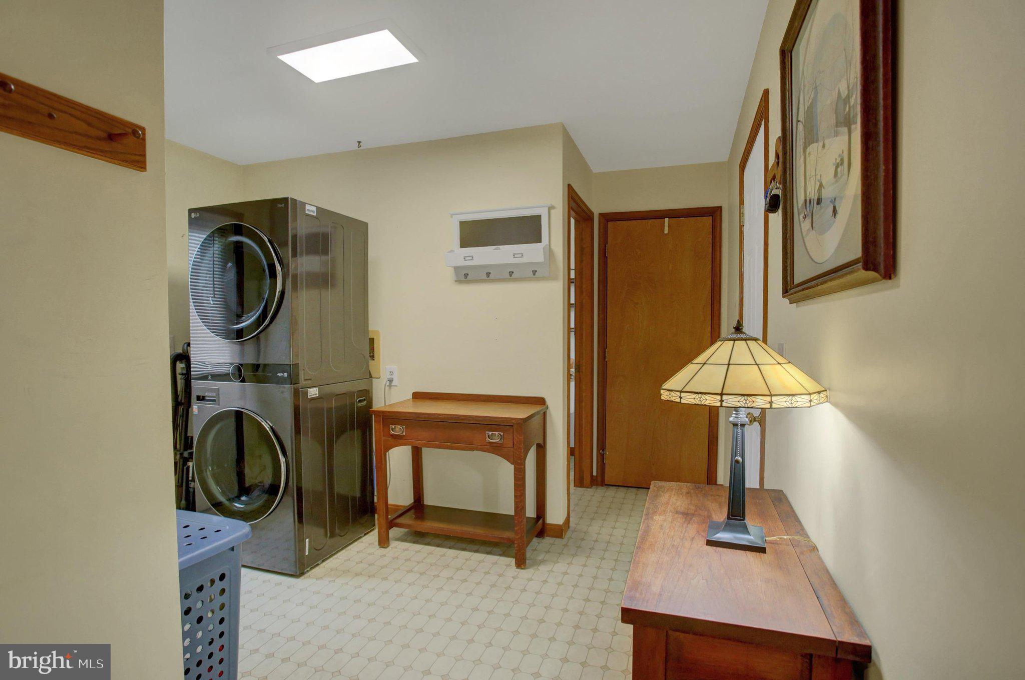 WINDSOR RIDGE - Residential