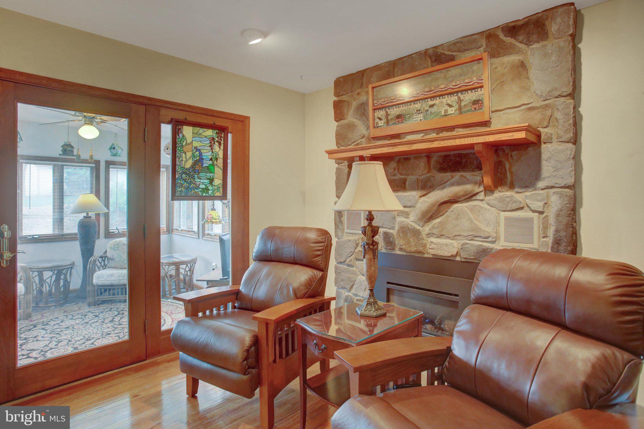 WINDSOR RIDGE - Residential