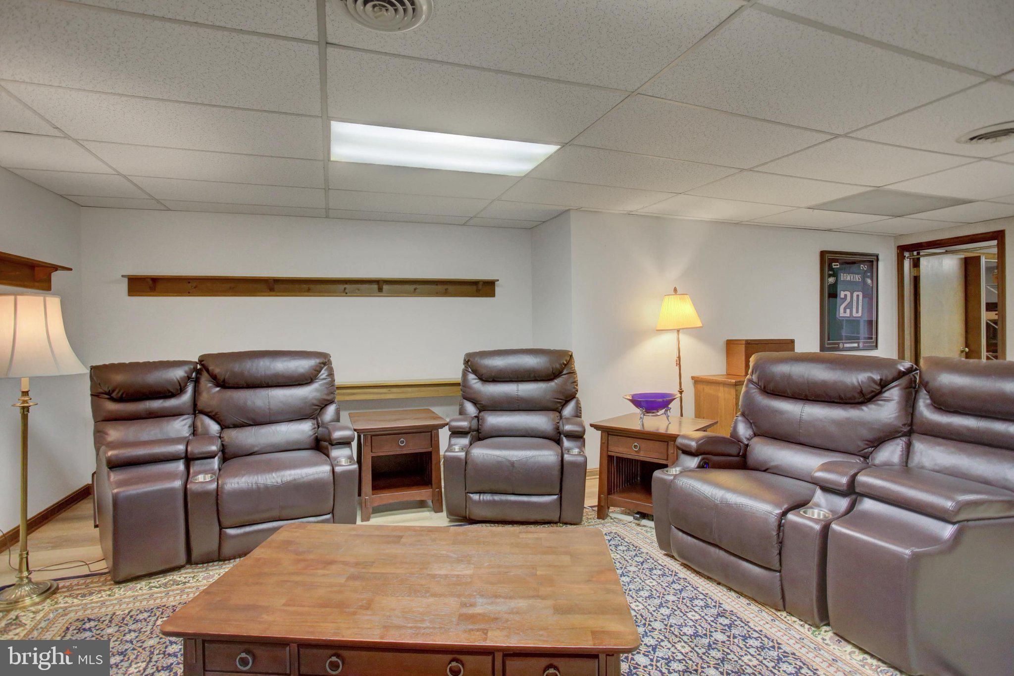 WINDSOR RIDGE - Residential