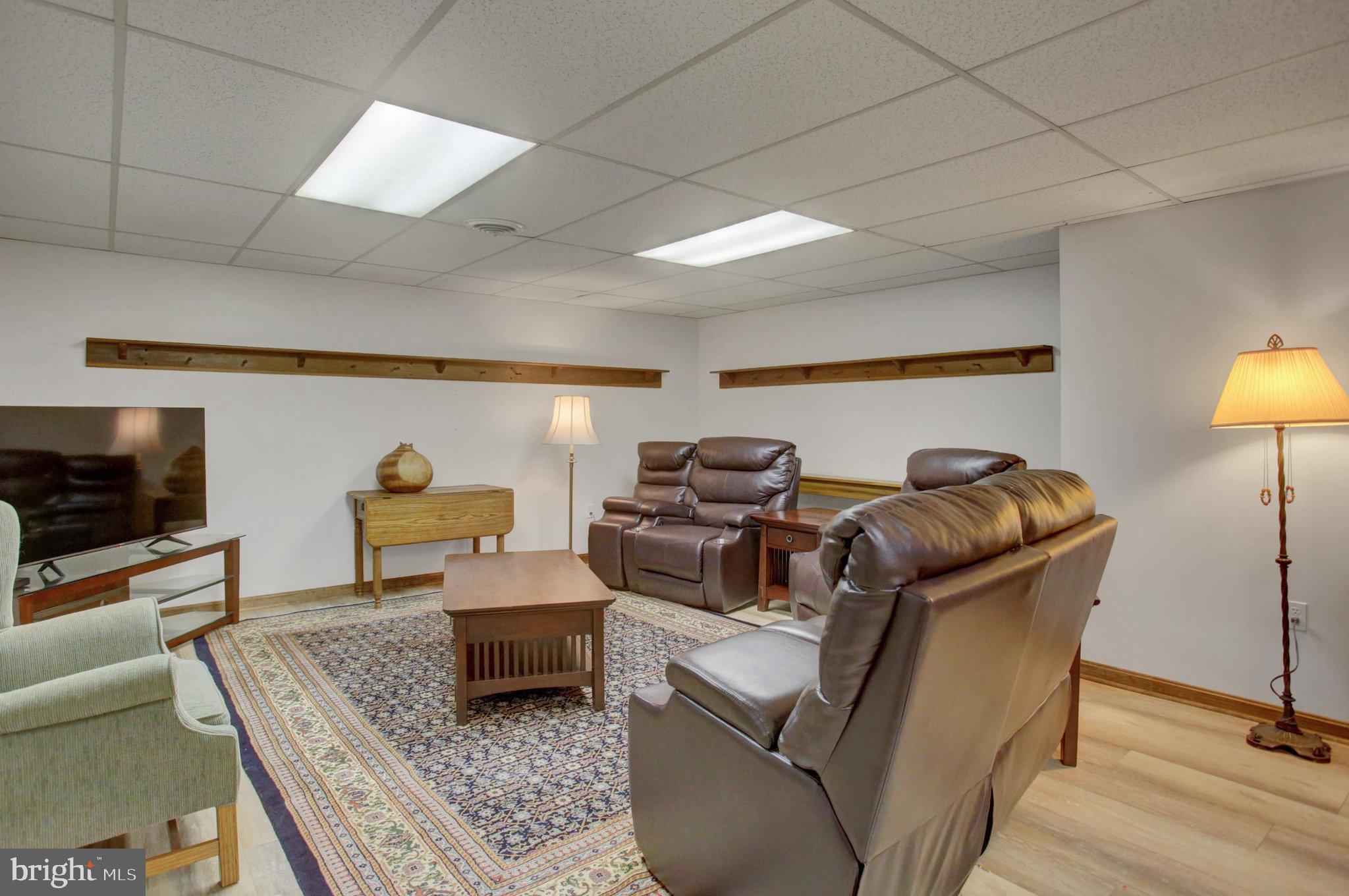 WINDSOR RIDGE - Residential