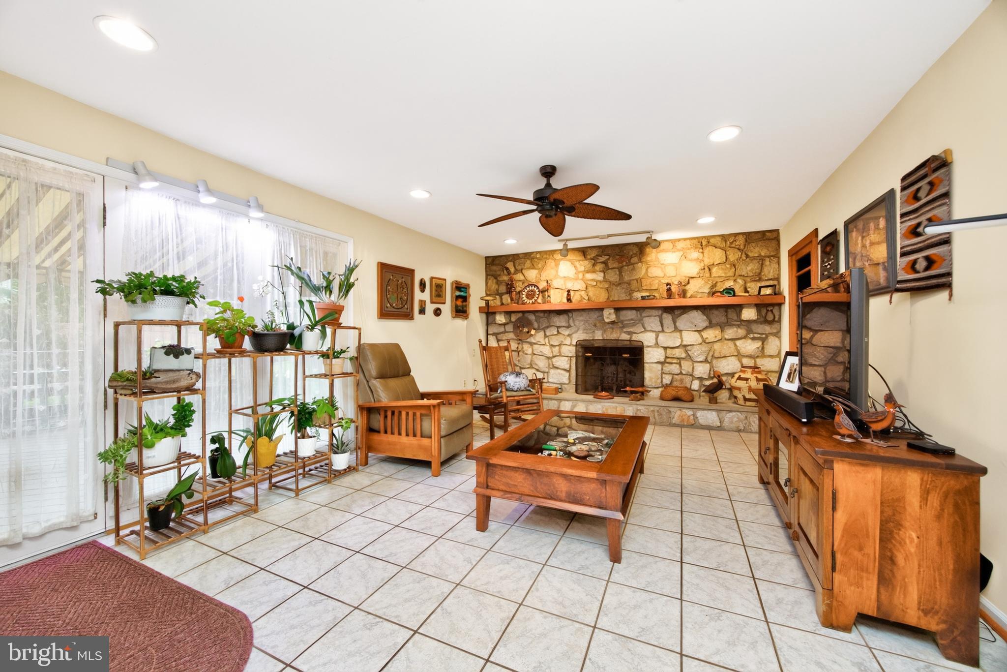 COLLEGEVILLE CROSS - Residential