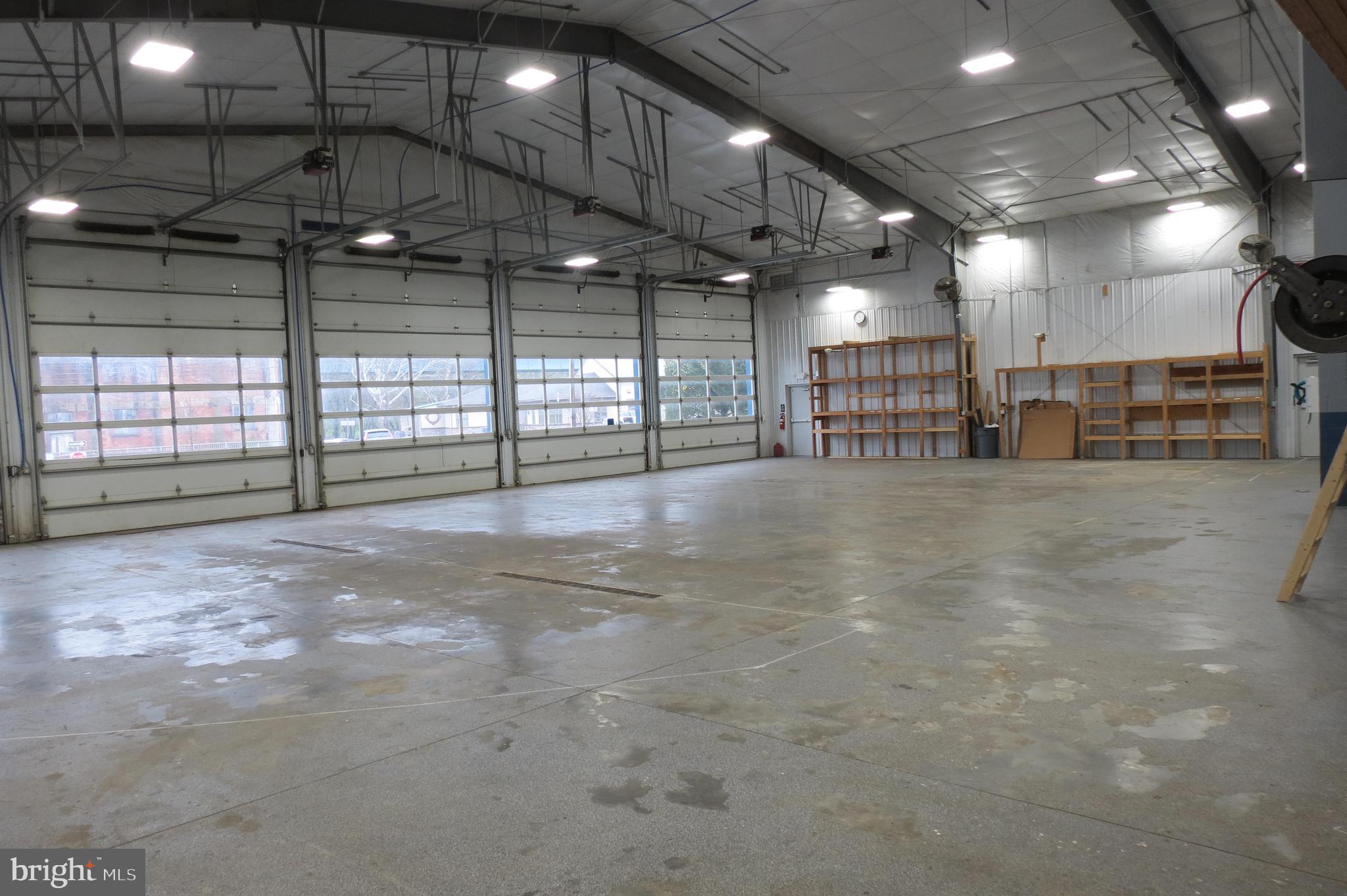 ENGLESIDE - Commercial Lease