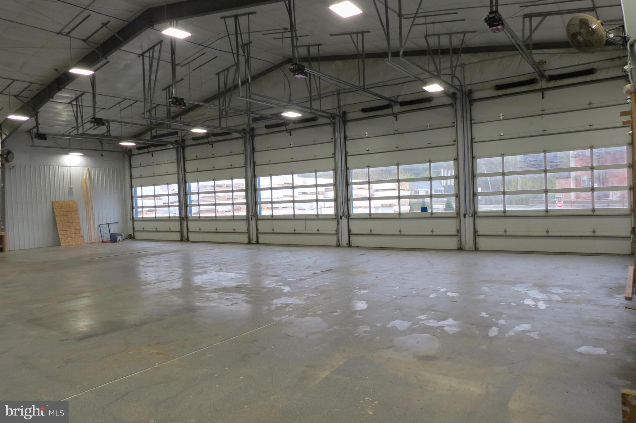 ENGLESIDE - Commercial Lease