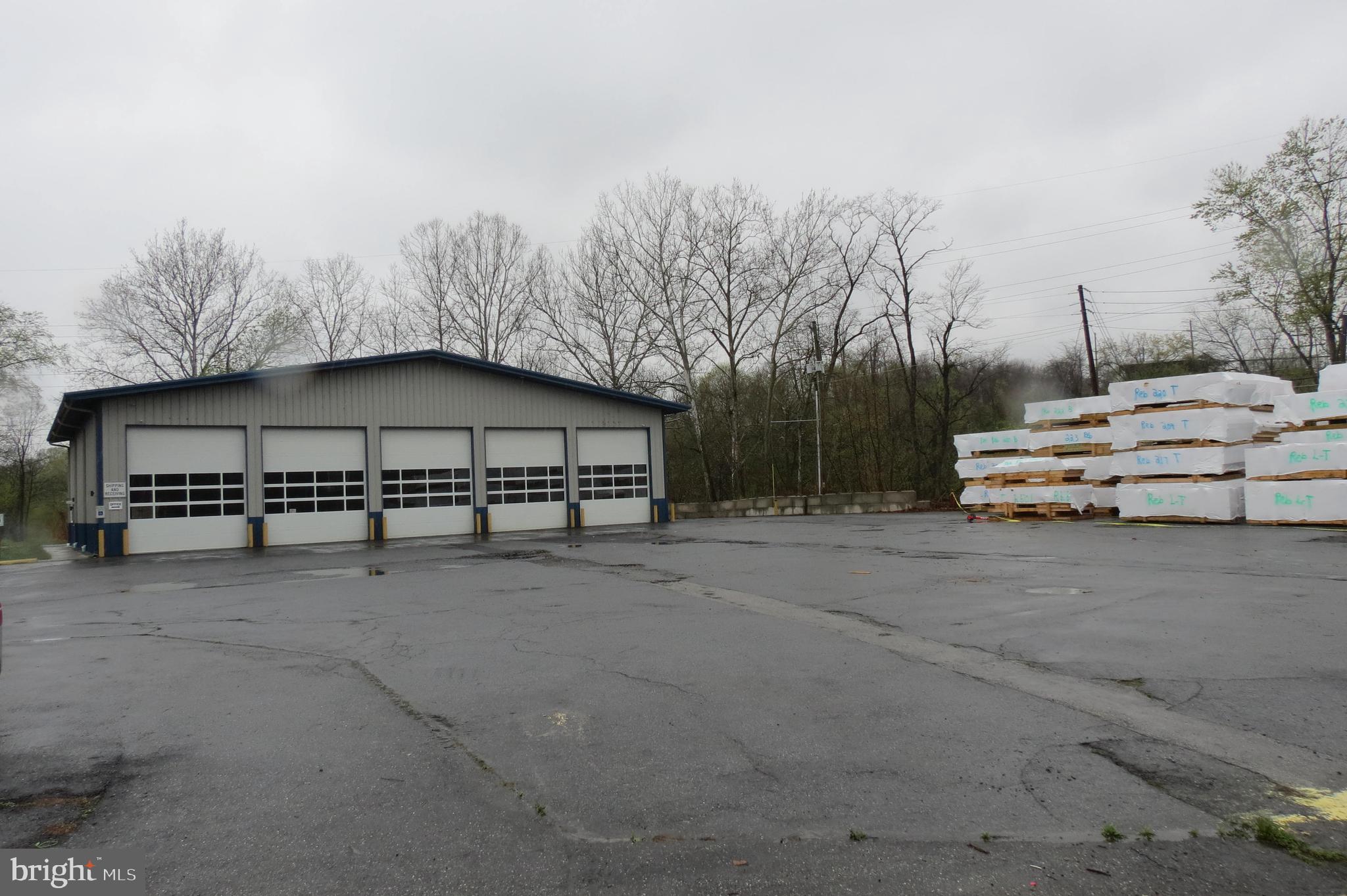 ENGLESIDE - Commercial Lease
