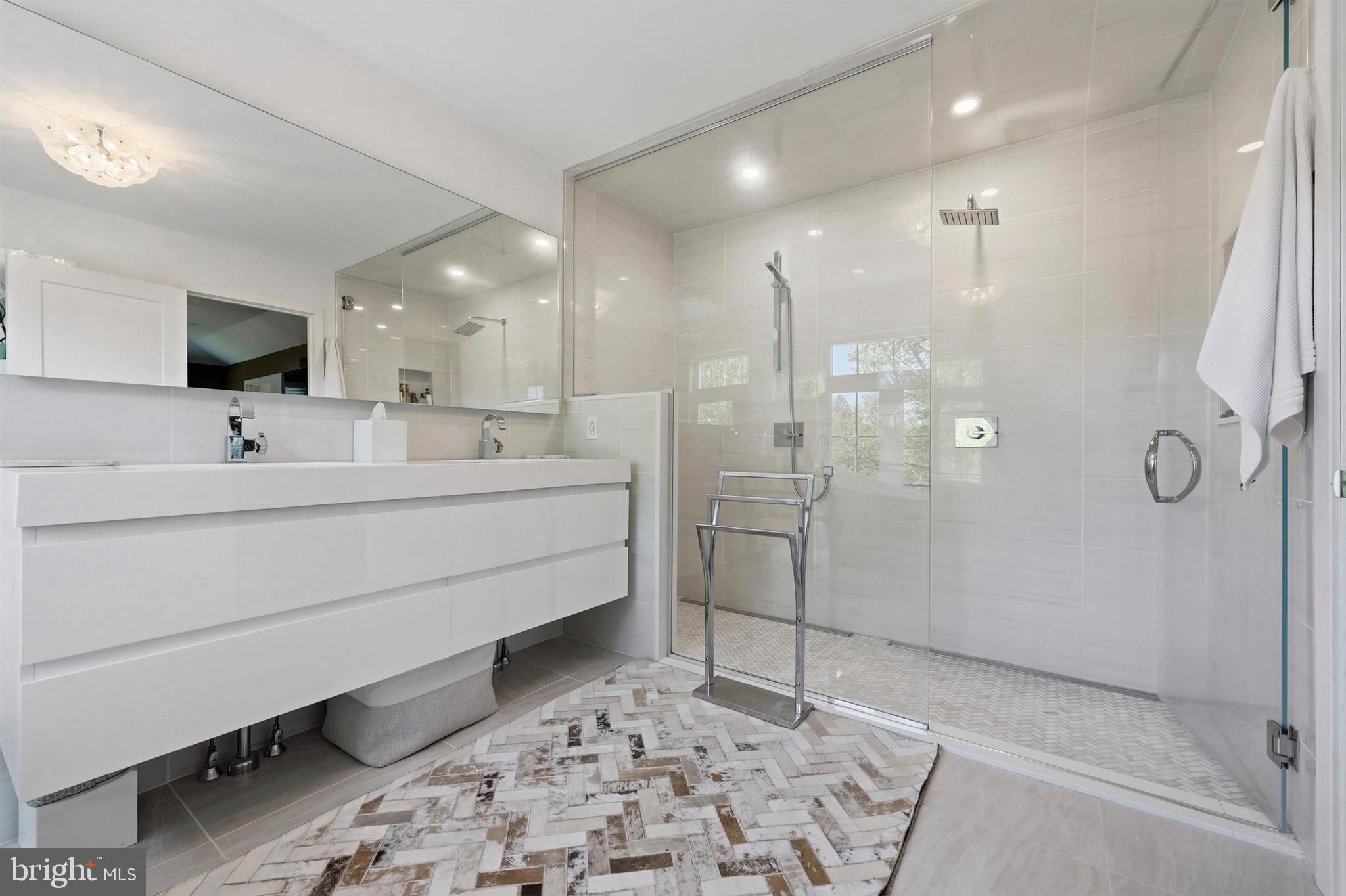 GREENHILL TERRACE - Residential
