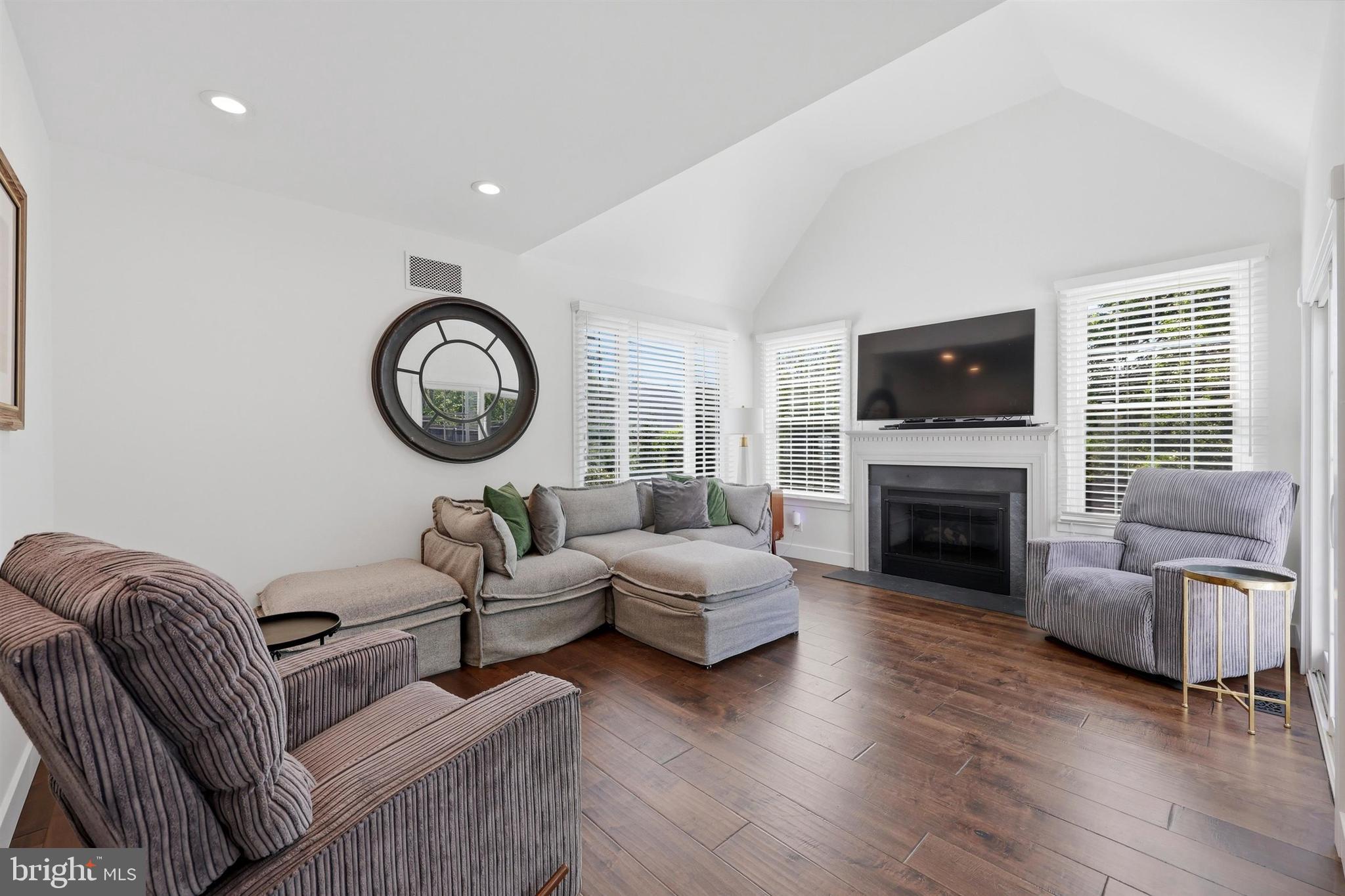 GREENHILL TERRACE - Residential
