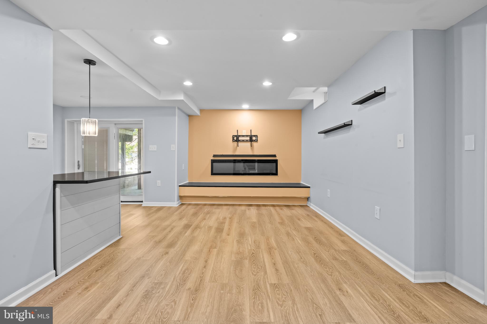 WHITELAND WOODS - Residential