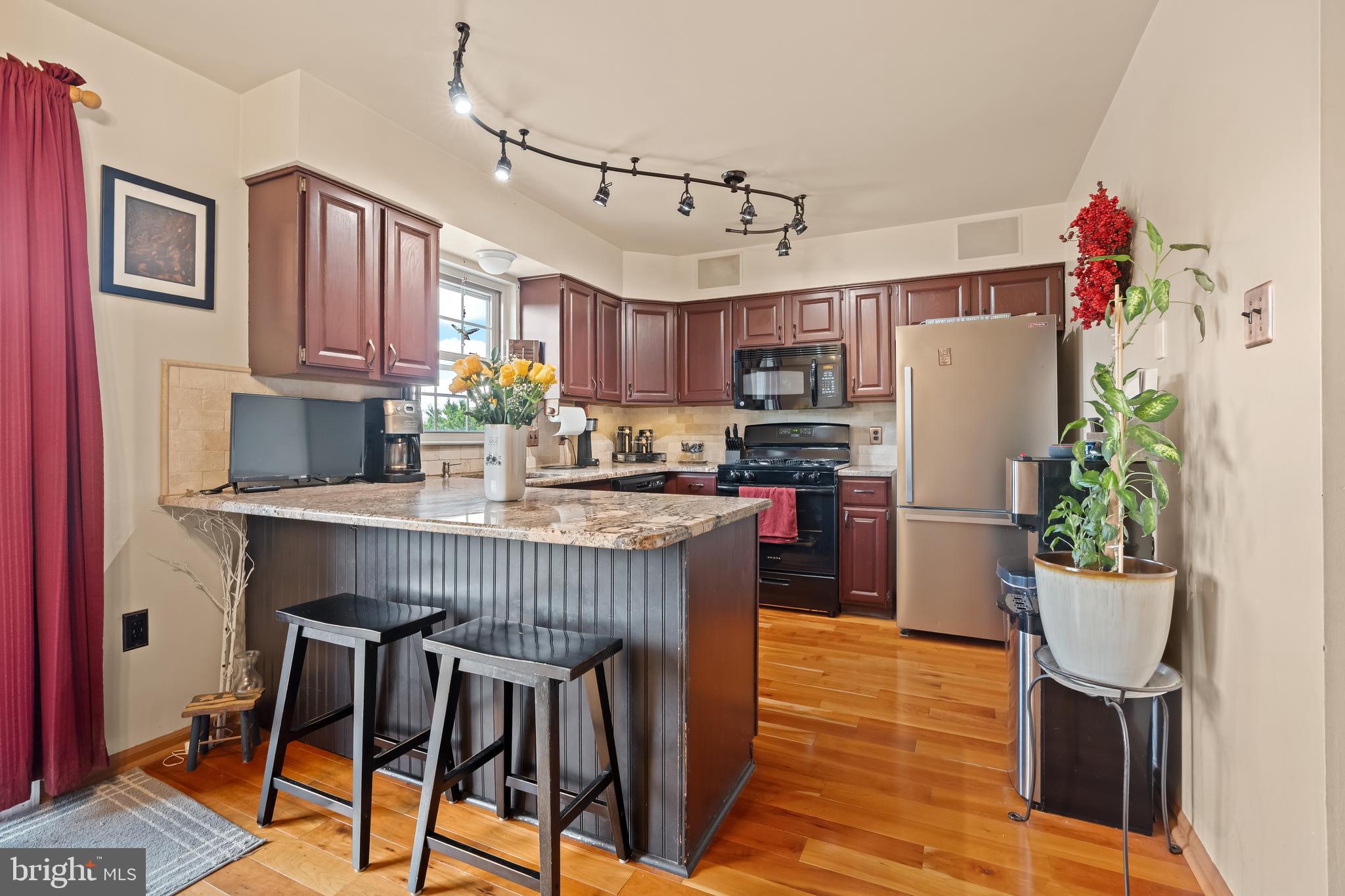 MAPLE GLEN - Residential