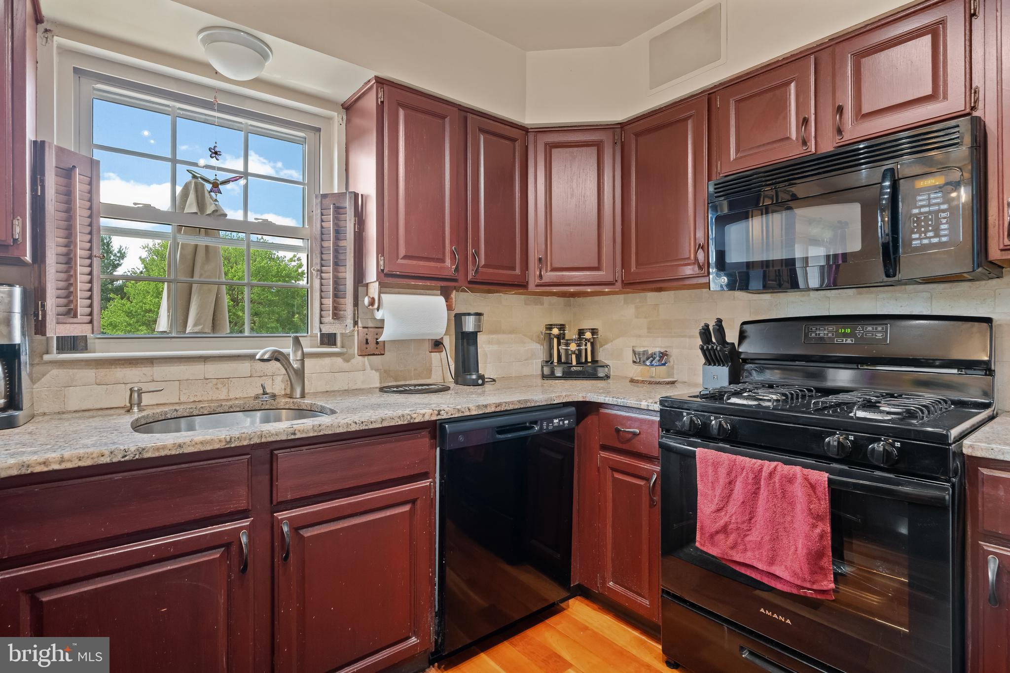 MAPLE GLEN - Residential