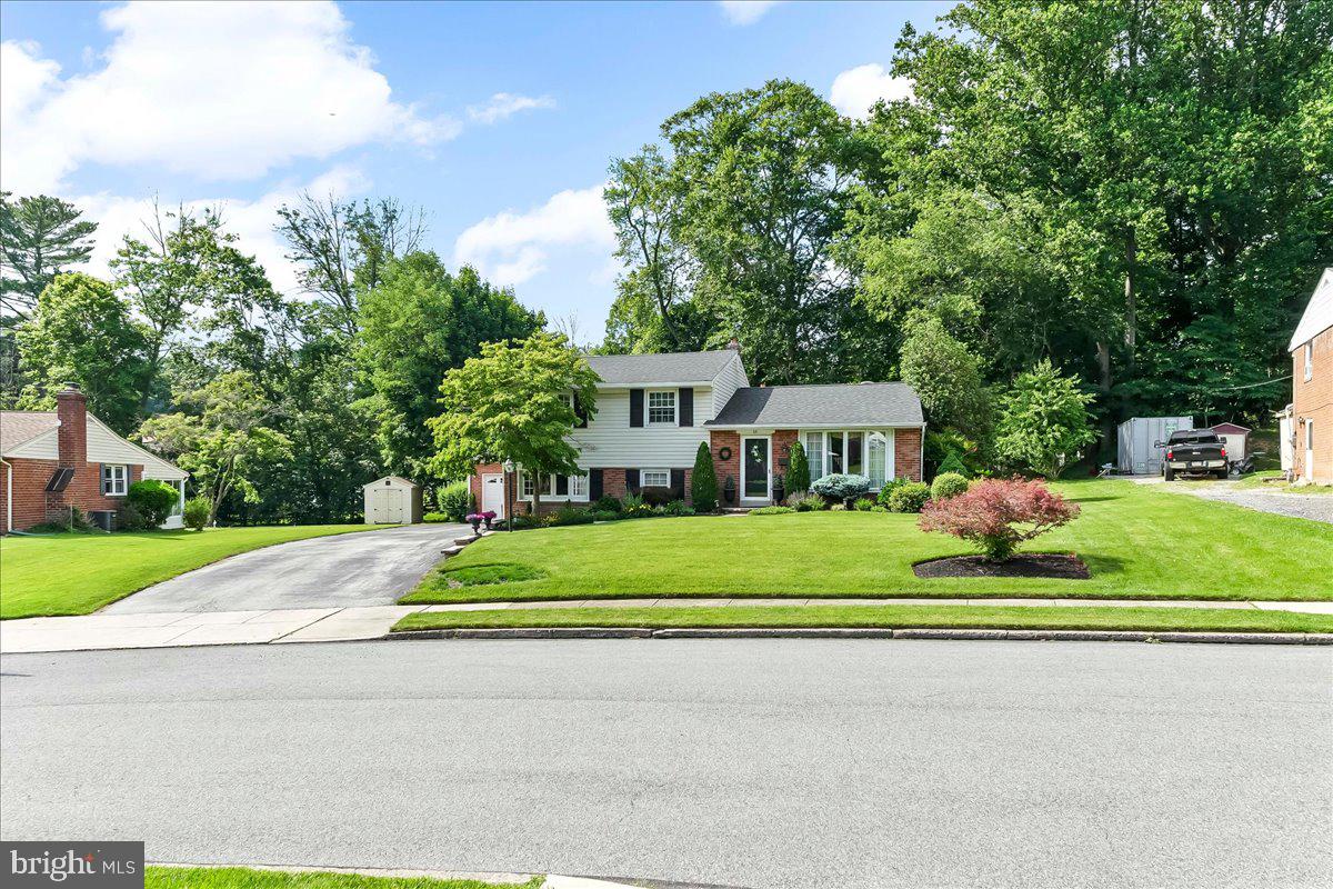 ROSE TREE WOODS - Residential