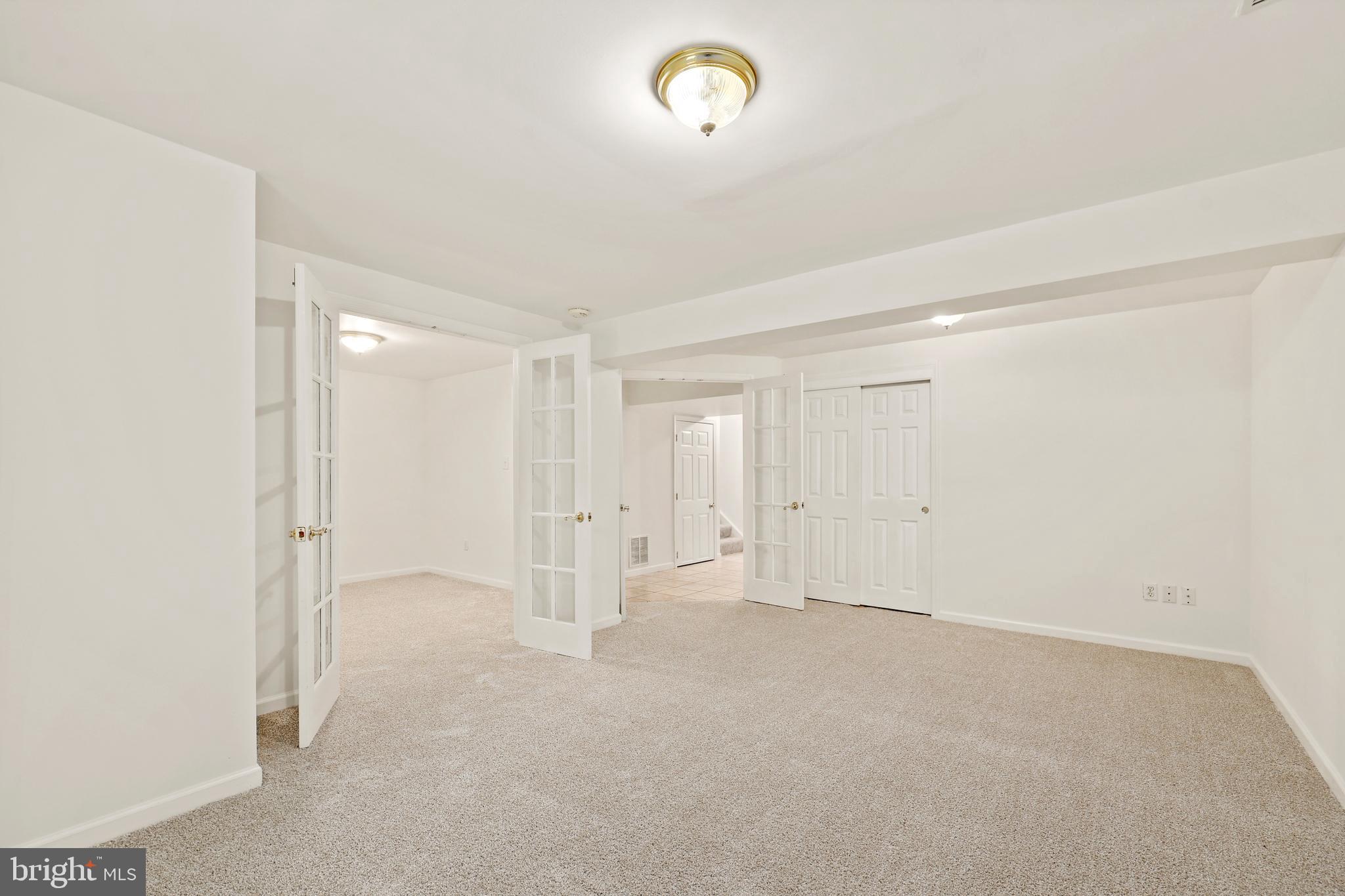 BLOOMS CROSSING - Residential