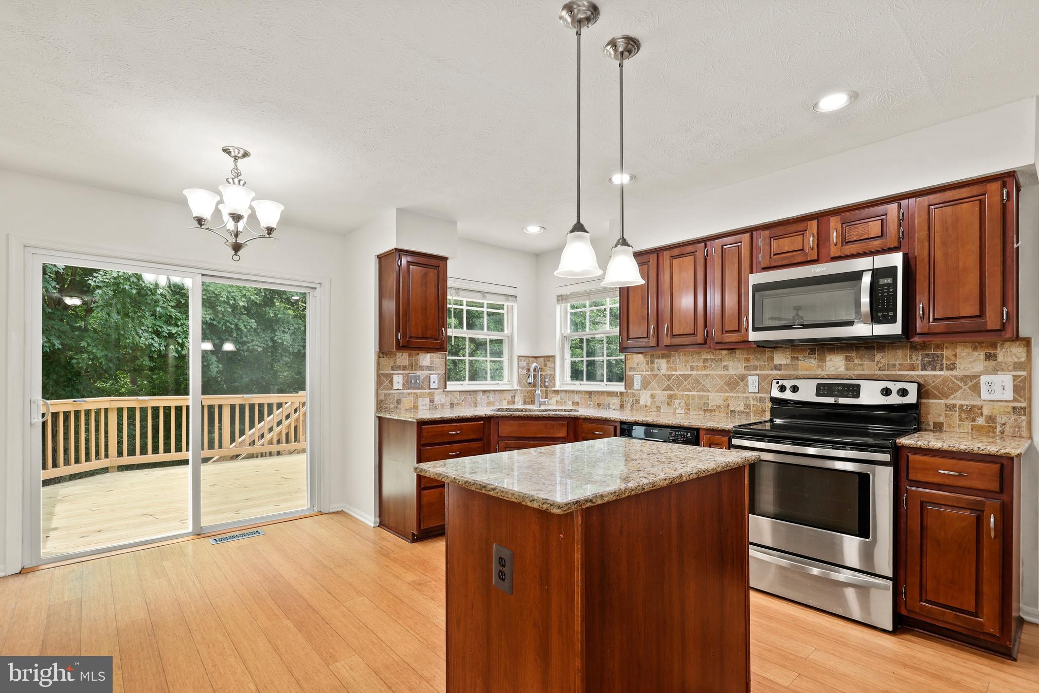 BLOOMS CROSSING - Residential