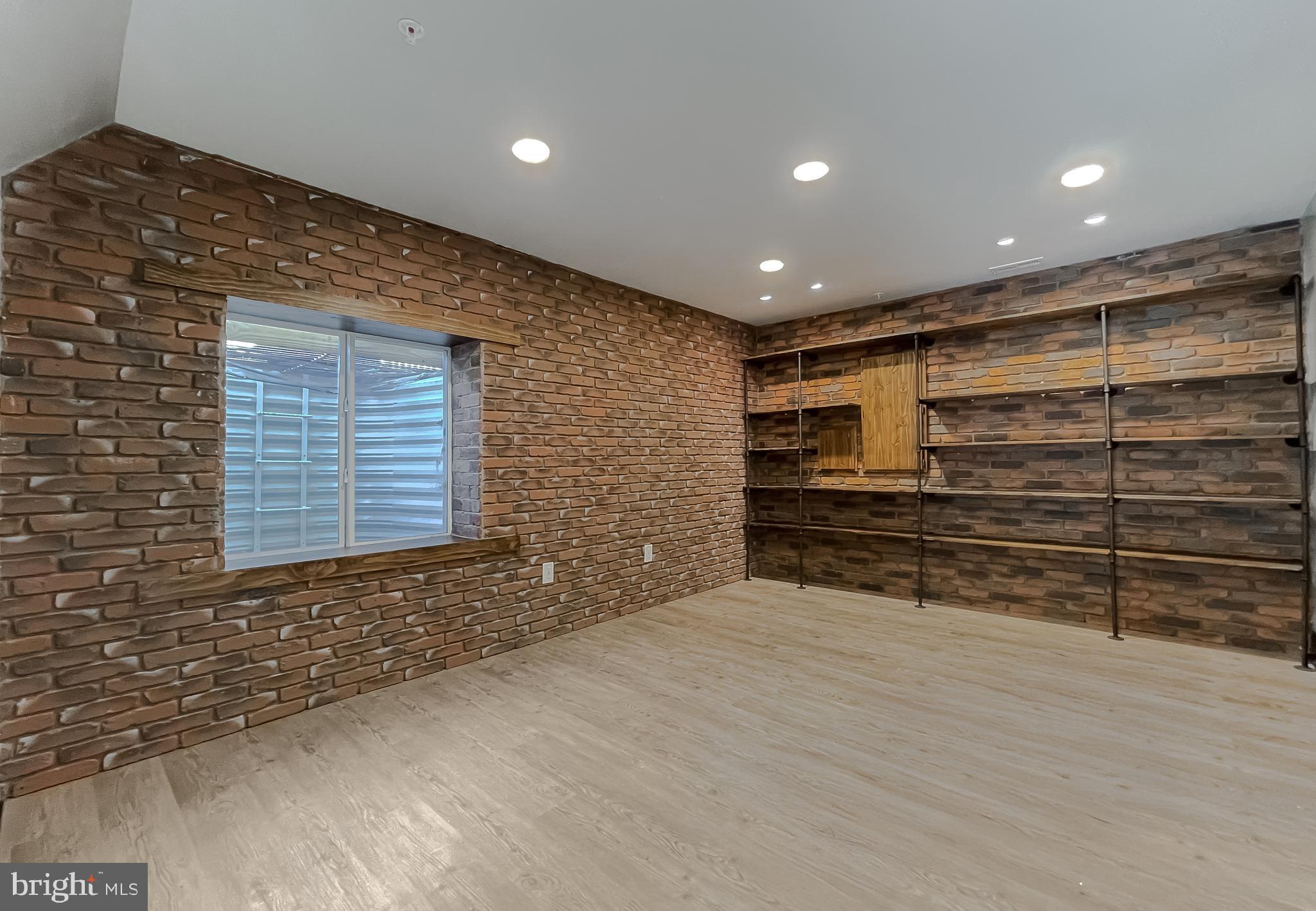 BROAD CREEK - Residential