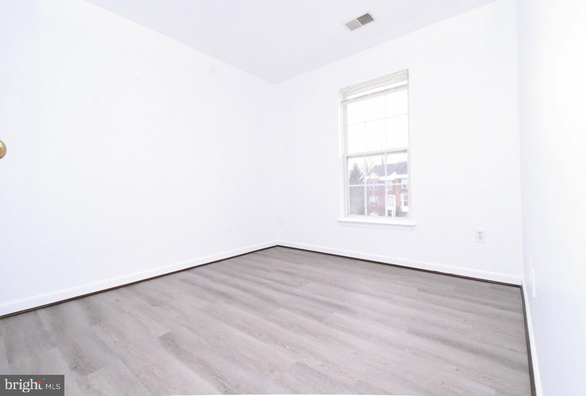VILLAGES OF URBANA - Residential Lease