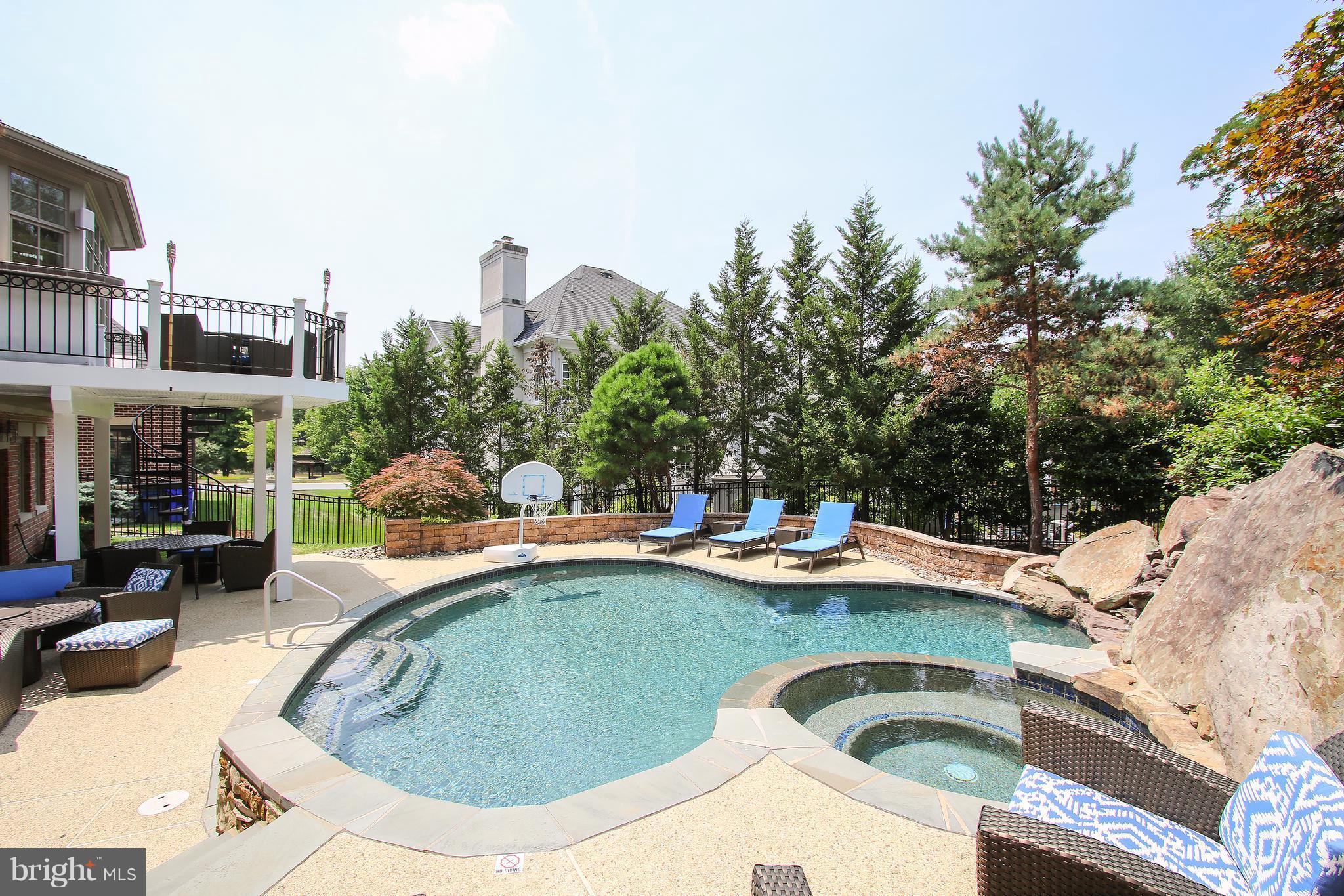 OAKS AT NORTH BETHESDA - Residential