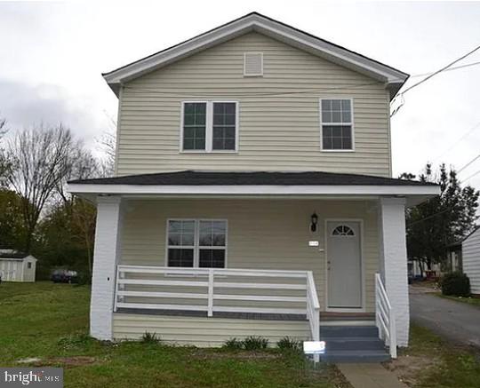 Recently renovated! Updated flooring and fixtures throughout.  This 3-bedroom and 2 full bathroom home in the heart of Petersburg offers space for a growing family while also being close to 95 and Wilcox Lake Park.