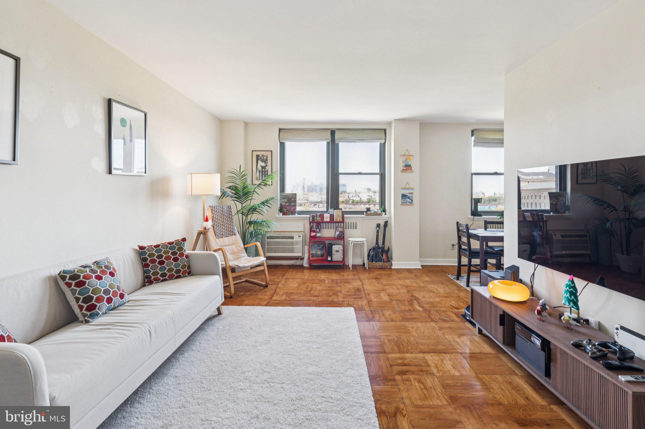 ART MUSEUM AREA - Residential
