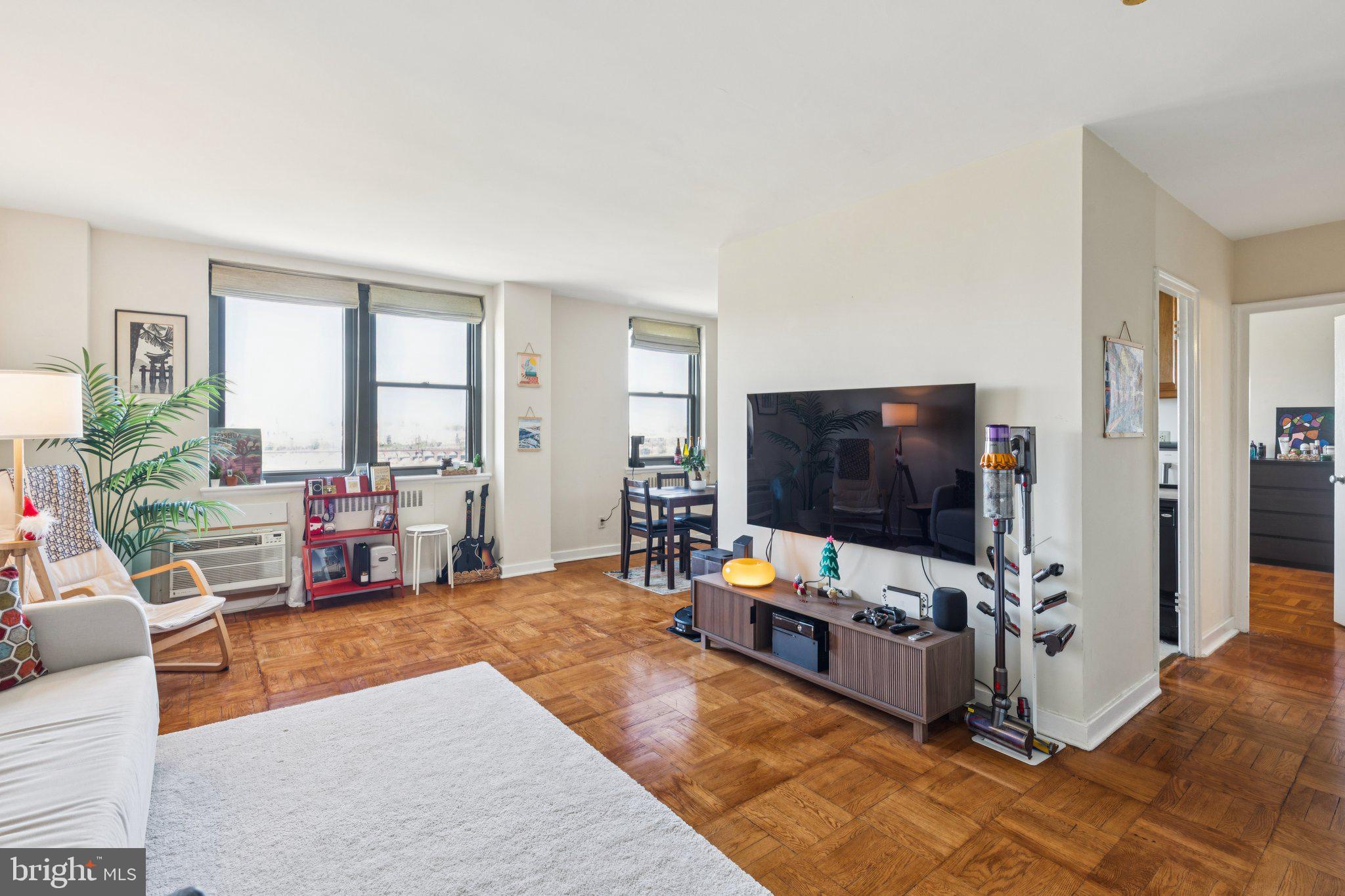 ART MUSEUM AREA - Residential