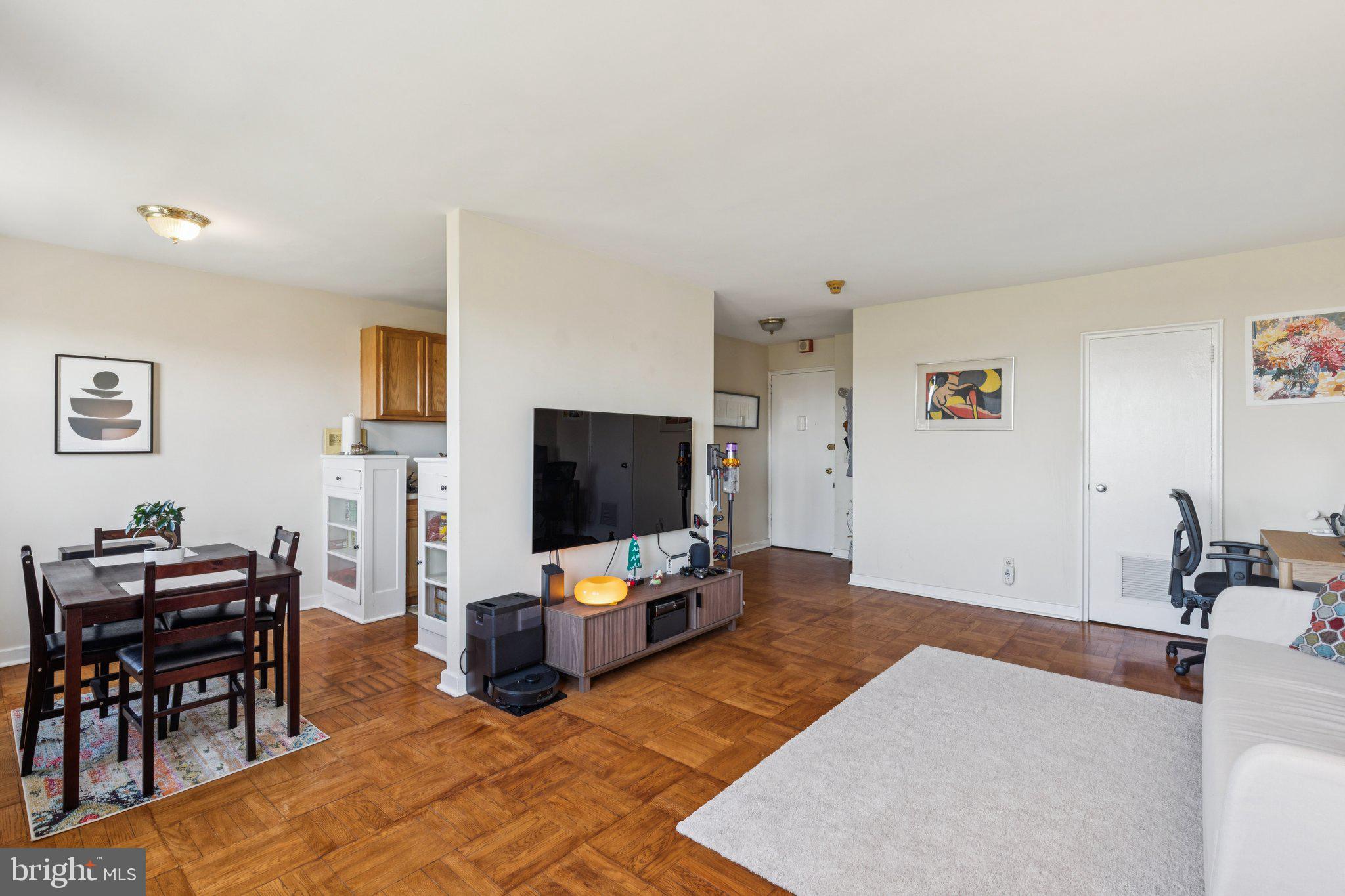 ART MUSEUM AREA - Residential