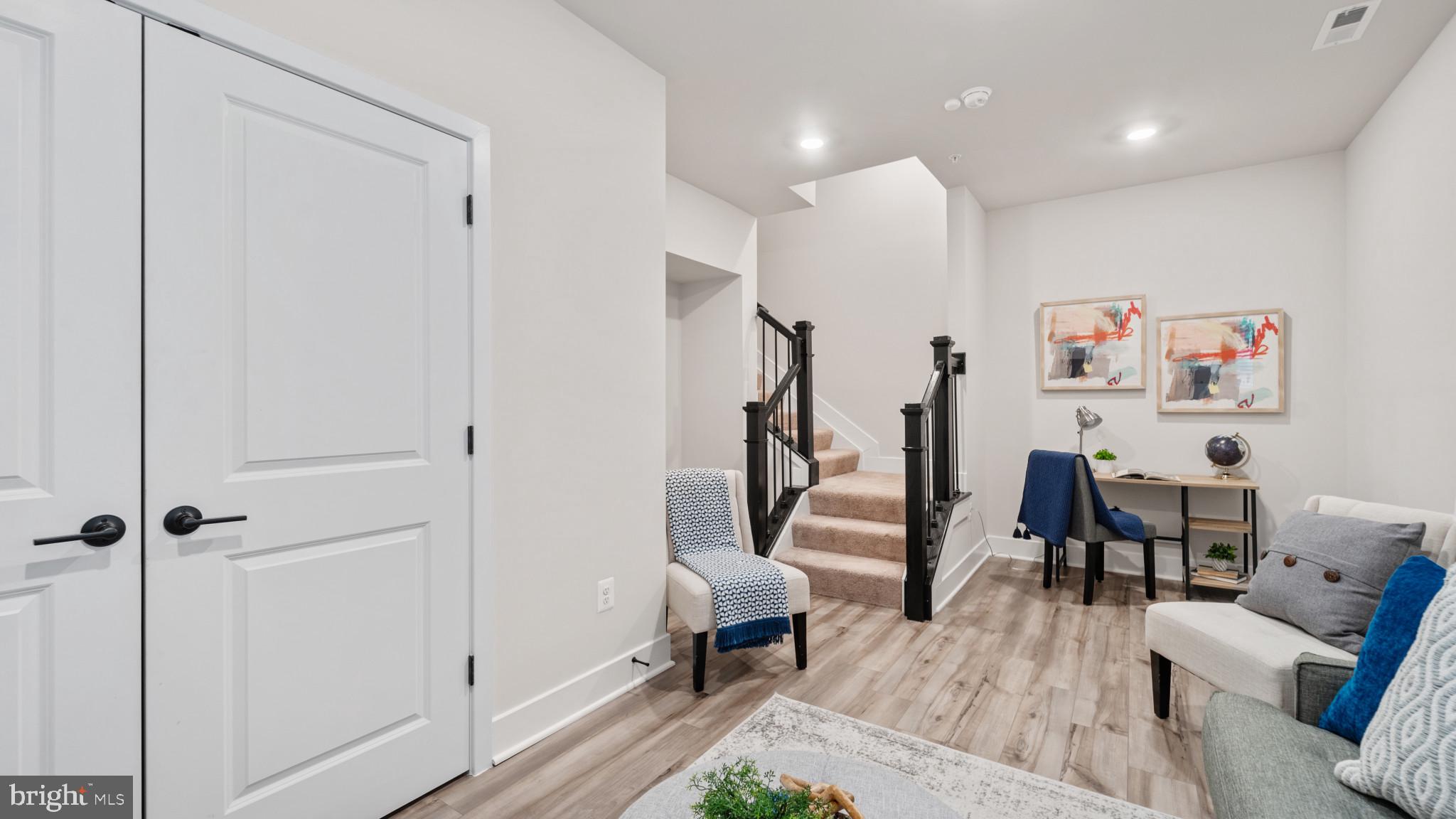 MEDFIELD - Residential
