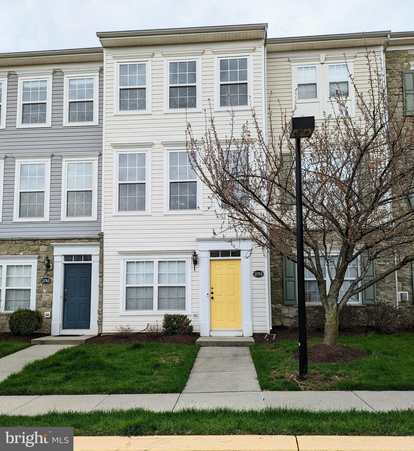 Location Location Location, 1.2 miles to future Ashburn Metro Station. This home features 1 Bed + Den, which can be used as a home office, workout space. The kitchen has white cabinets, SS appliances, pantry and table space. Sun-drenched living room off the kitchen. Tall ceilings and HW floors in the private master, w/ 3 windows and a large walk-in closet. Full size washer/dryer and updated bath on the bedroom level. Attached, rear loading, 1-car garage (plus driveway and guest parking). Recent updates include: fresh painted, refinished HW floors, new carpet, new light fixtures and ceiling fans, updated bath. Enjoy the community's amenities including outdoor swimming pool, sports courts, tot lots. Very convenient to future metro station, major commuting routes and nearby shopping centers!