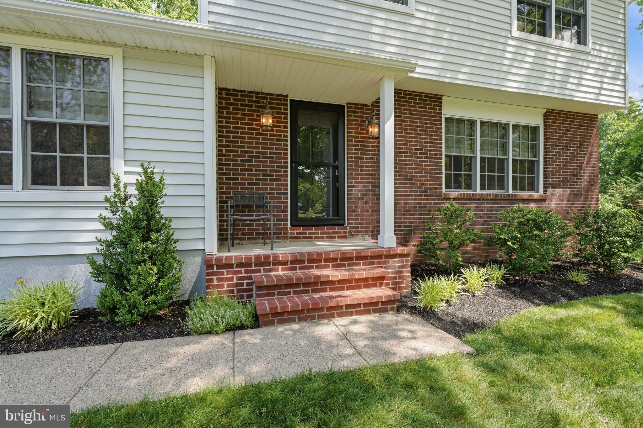 OXFORD GLEN - Residential