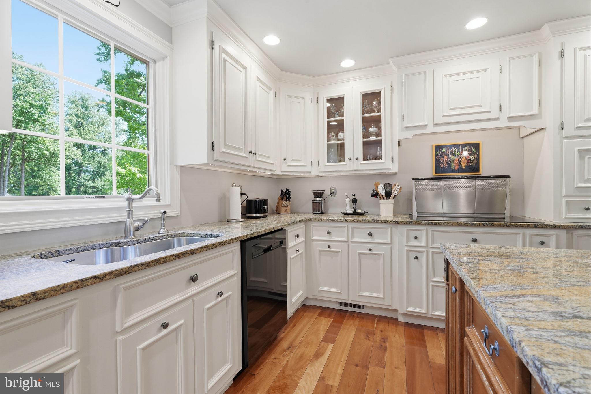 OXFORD GLEN - Residential