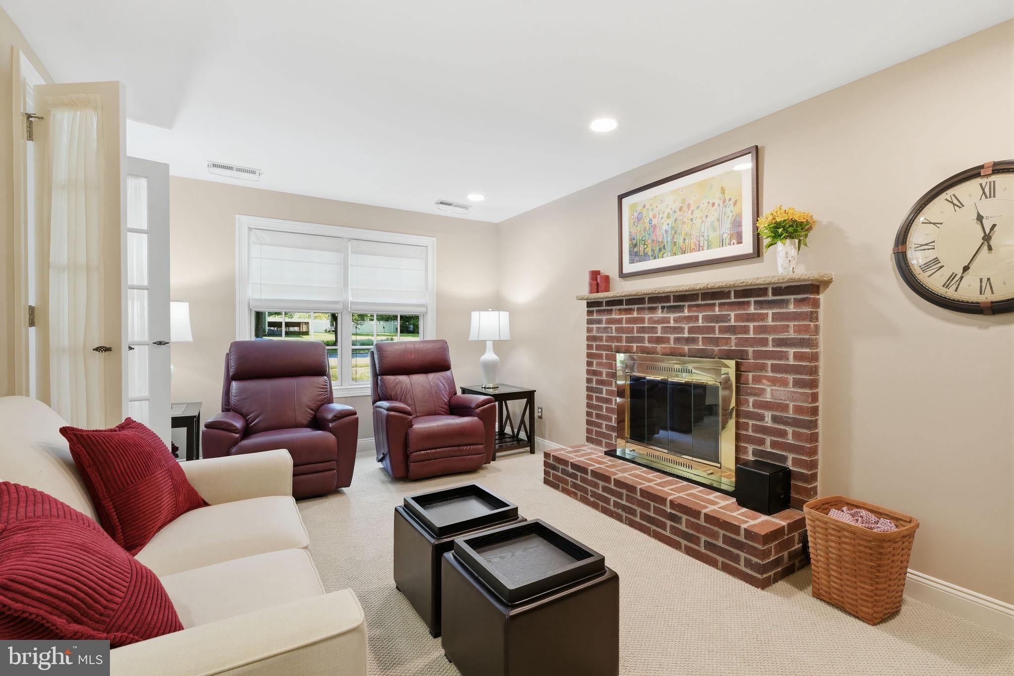 OXFORD GLEN - Residential