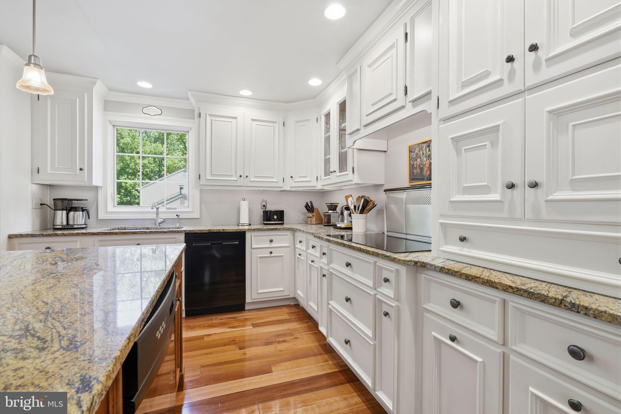 OXFORD GLEN - Residential