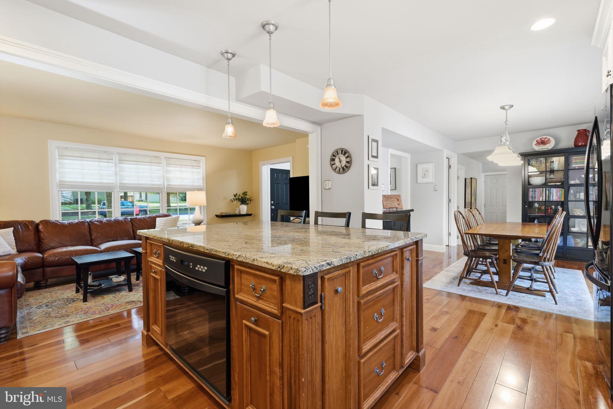 OXFORD GLEN - Residential
