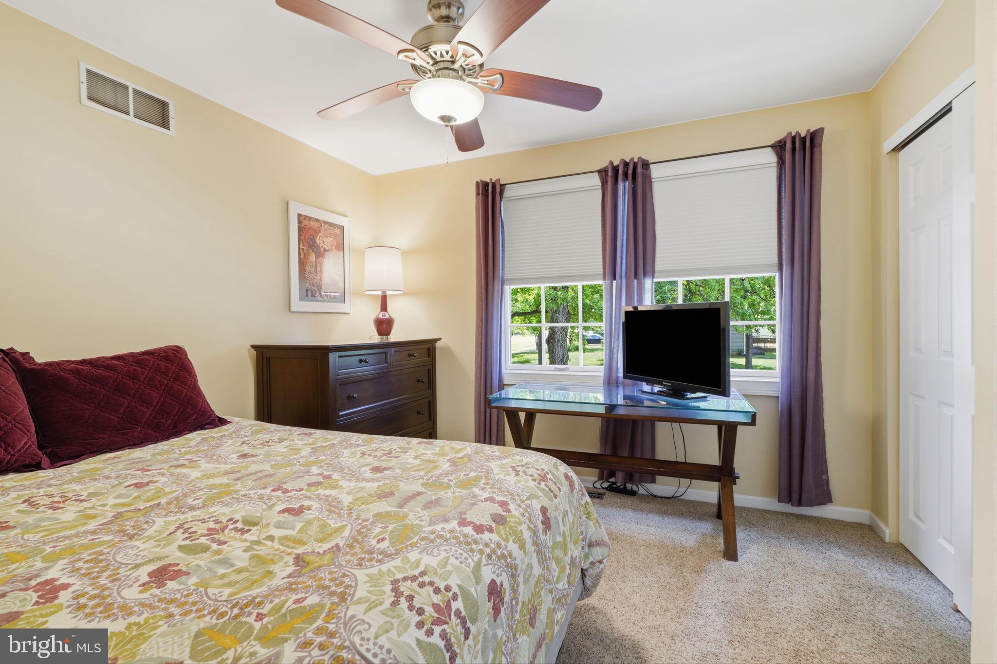 OXFORD GLEN - Residential