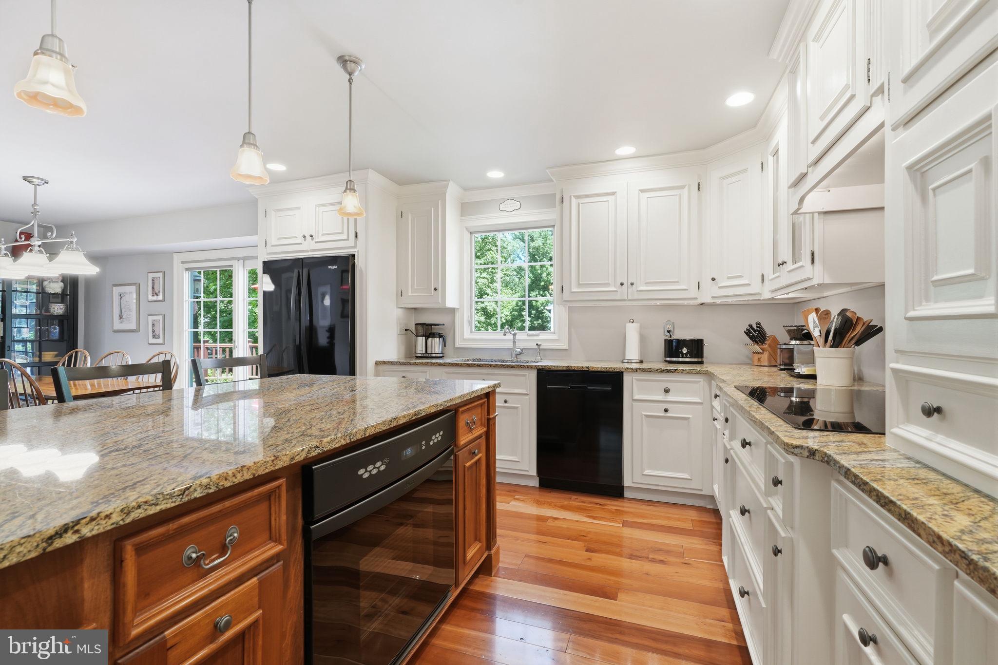 OXFORD GLEN - Residential