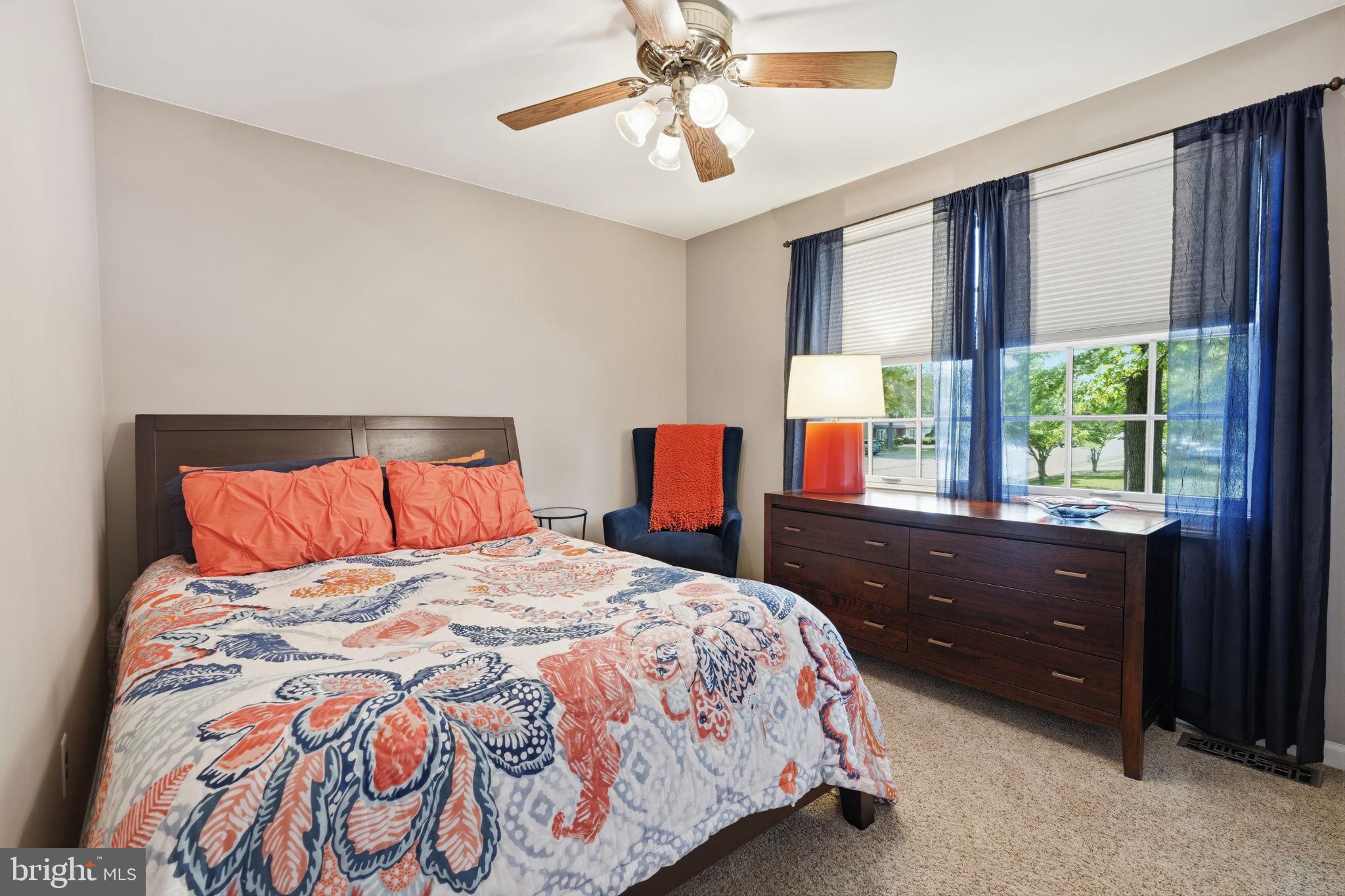 OXFORD GLEN - Residential