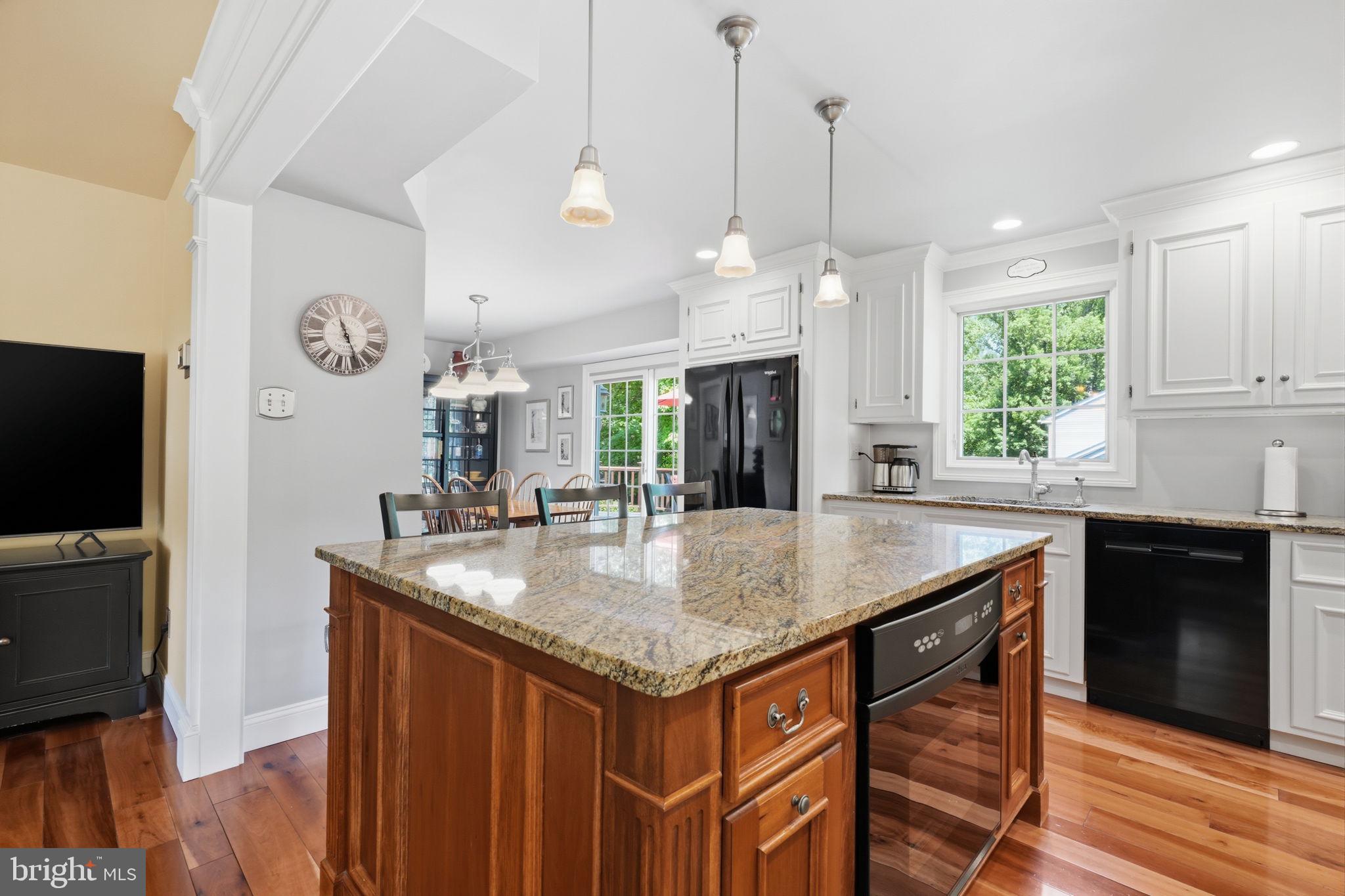 OXFORD GLEN - Residential