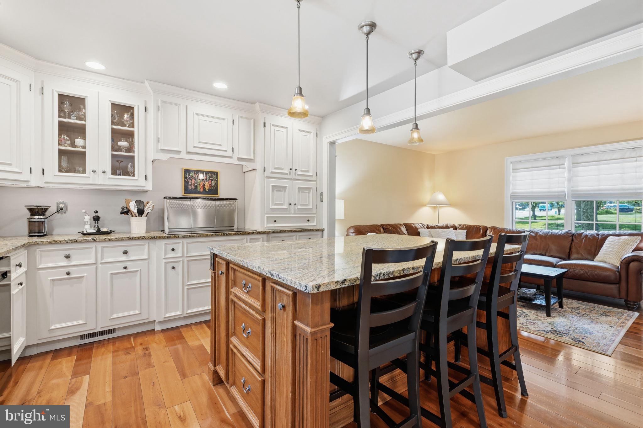 OXFORD GLEN - Residential