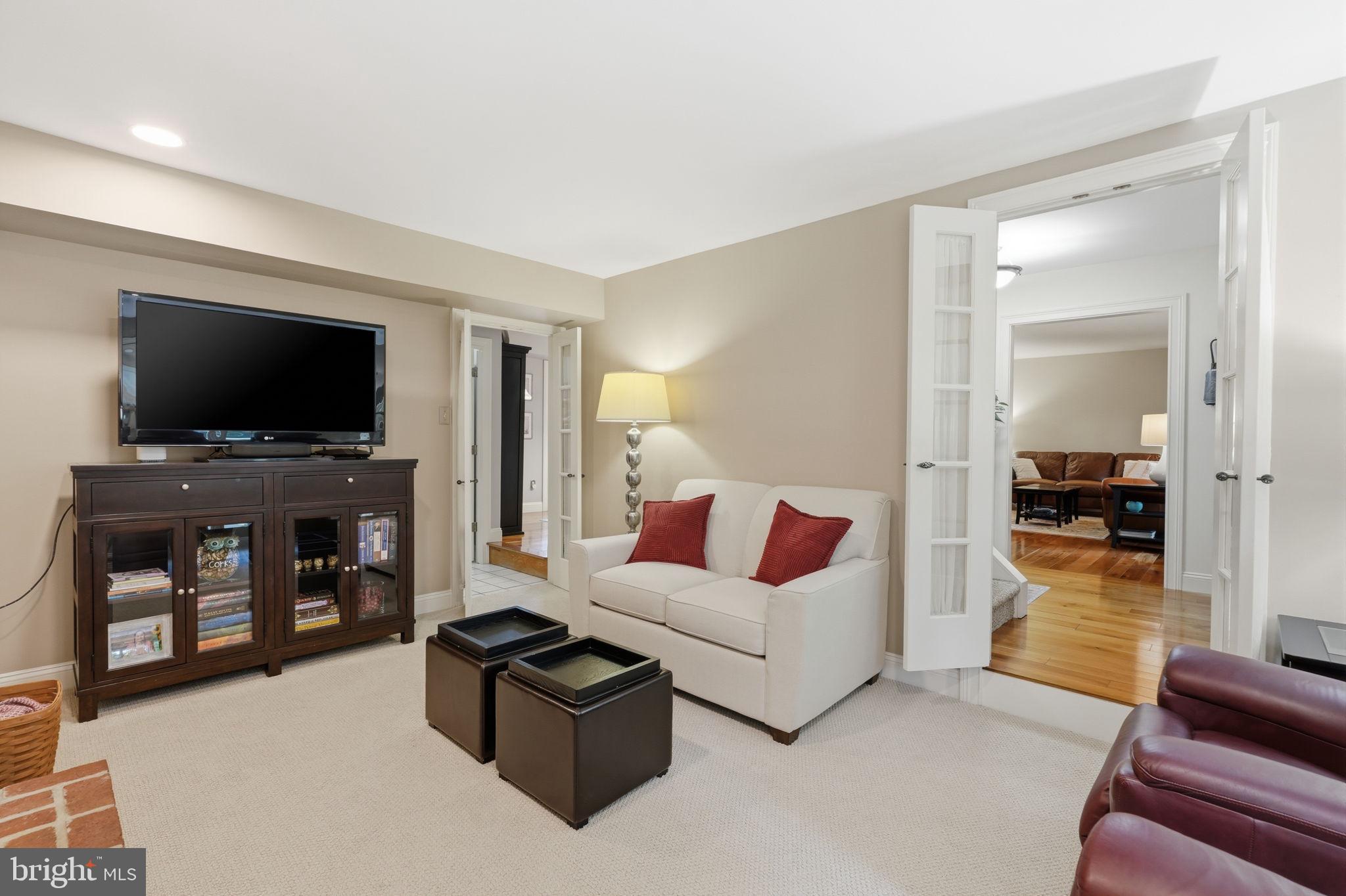 OXFORD GLEN - Residential