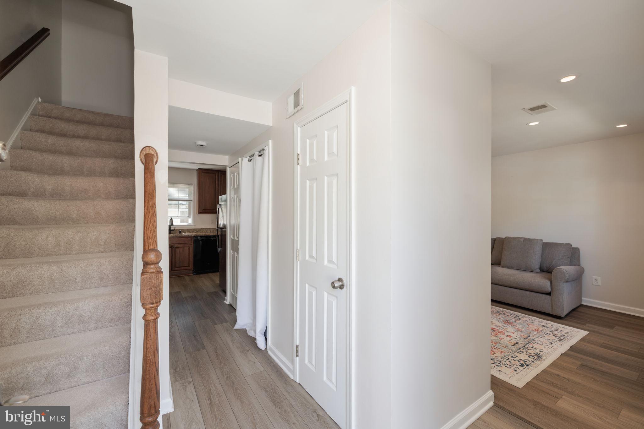 NEWINGTON STATION - Residential