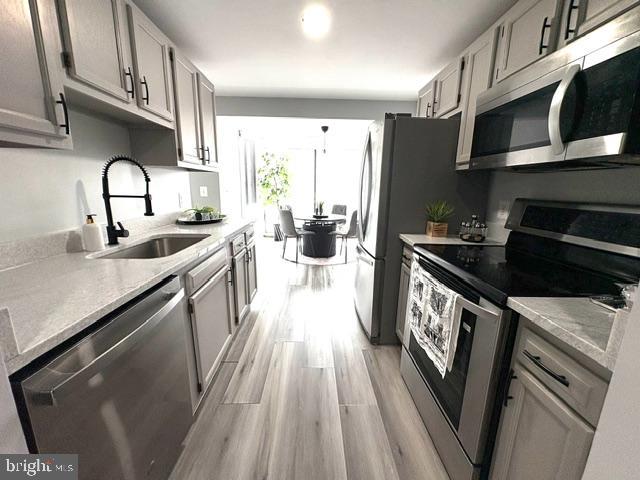 FARMINGDALE - Residential