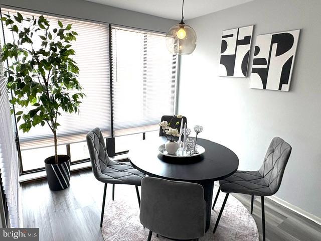 FARMINGDALE - Residential