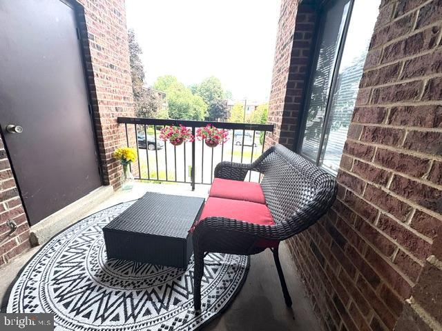 FARMINGDALE - Residential