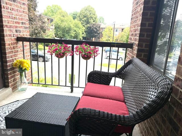 FARMINGDALE - Residential