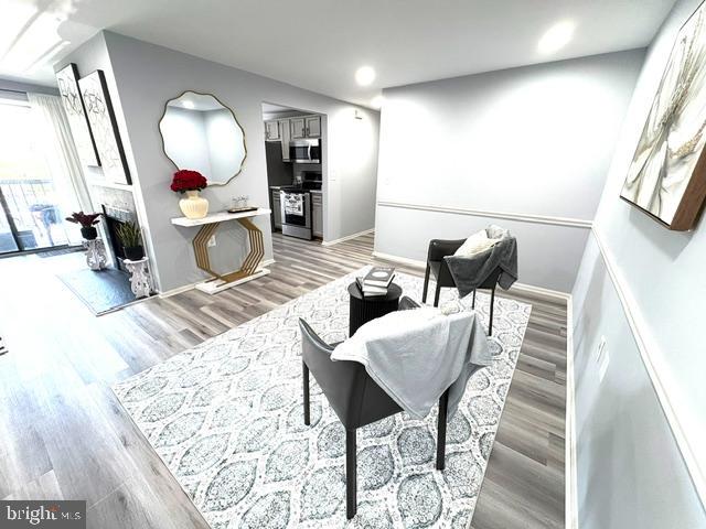 FARMINGDALE - Residential