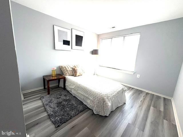 FARMINGDALE - Residential