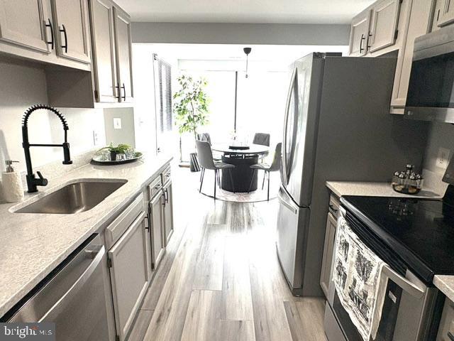 FARMINGDALE - Residential