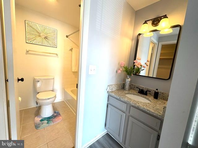 FARMINGDALE - Residential